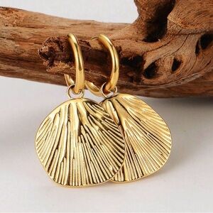 “Lion’s Paw Scallop Shell” Striated Rippled Ruffled Scalloped Tropical 18K Hoops